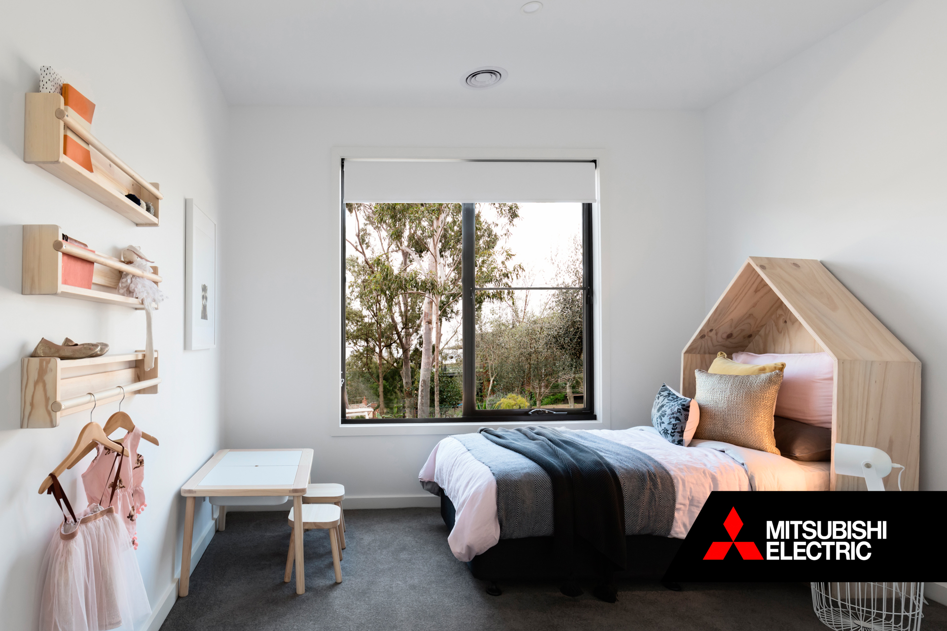 MitsubishiLossnayBedroom
